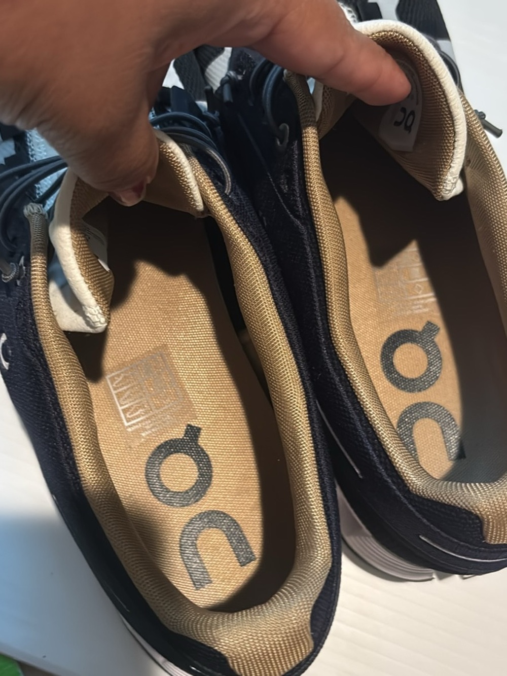 New with out tags On Running Navy and Tan Men's Athletic Sneakers